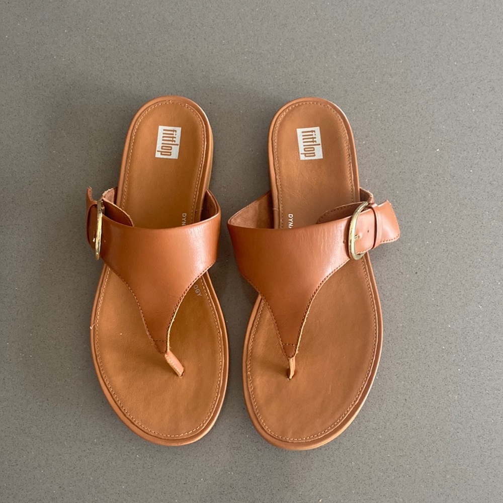 Womens fit flops size 8.